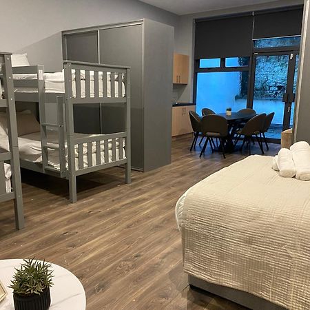Madison House Aparthotel Γκάλγουεϊ Εξωτερικό φωτογραφία