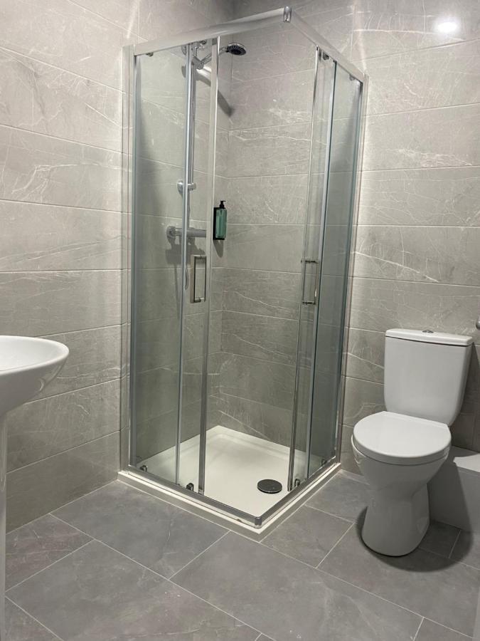 Madison House Aparthotel Γκάλγουεϊ Εξωτερικό φωτογραφία