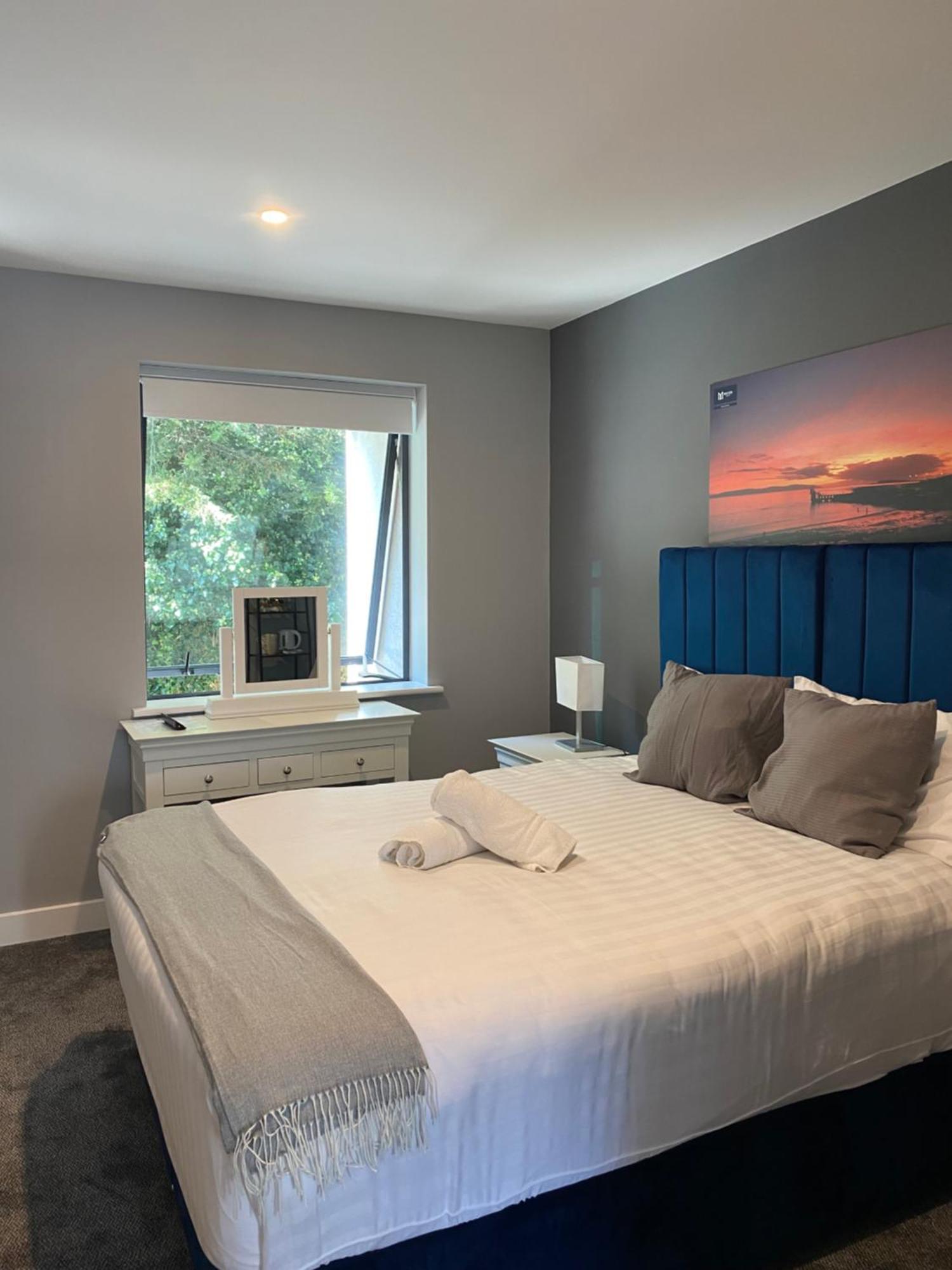 Madison House Aparthotel Γκάλγουεϊ Εξωτερικό φωτογραφία